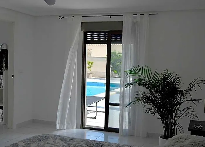 Elegant Semi-Detached House With Pool.