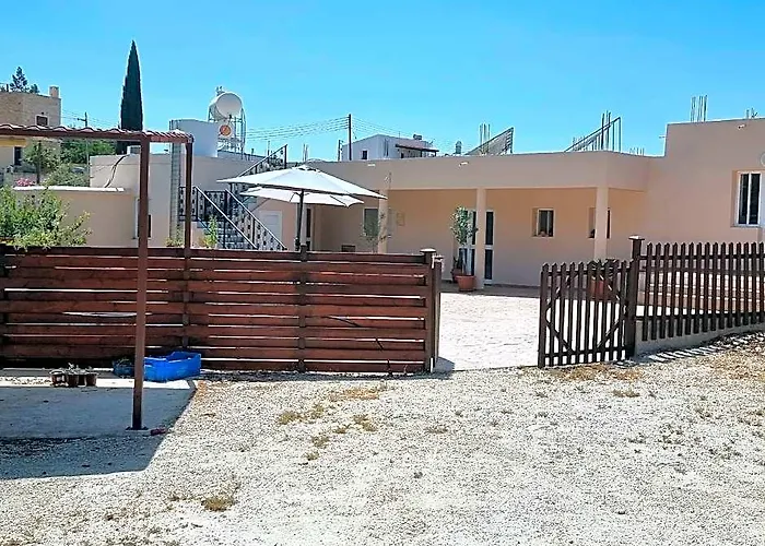 Potamos Guest House