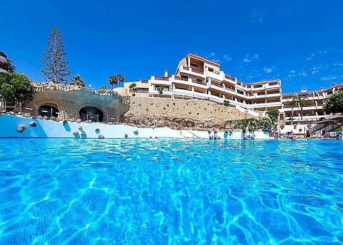 Golden Paradise Heated Pool At Albatros Park