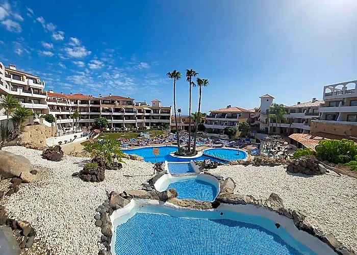 Golden Paradise Heated Pool At Albatros Park