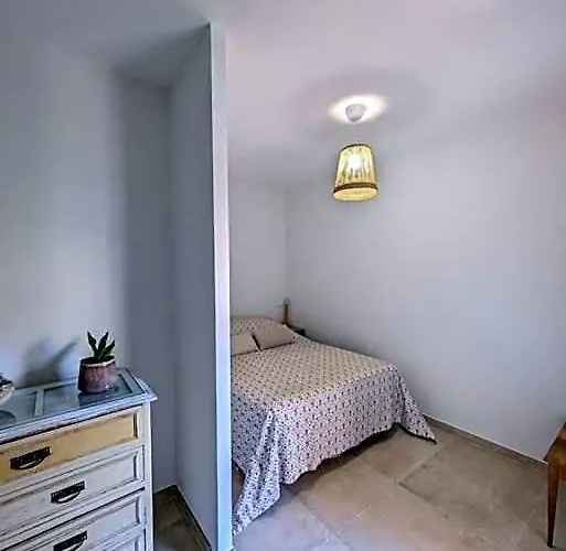 2 Pieces Lumineux A Cagnes Sur Mer