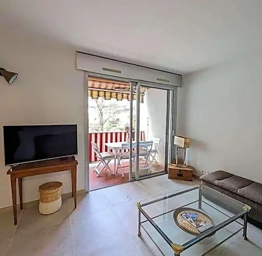 2 Pieces Lumineux A Cagnes Sur Mer