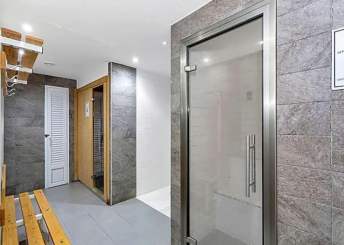 Luxury Penthouse With A Private Jacuzzi!