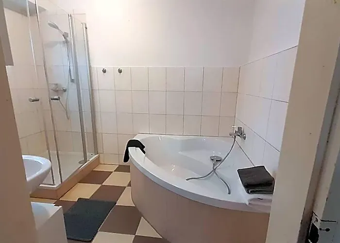 Ferienwohnung Im Alten Fachwerkhaeuschen Naehe Edersee 1 Schlafzimmer, Garten, Parkplatz - Wohnung 2 Von 3