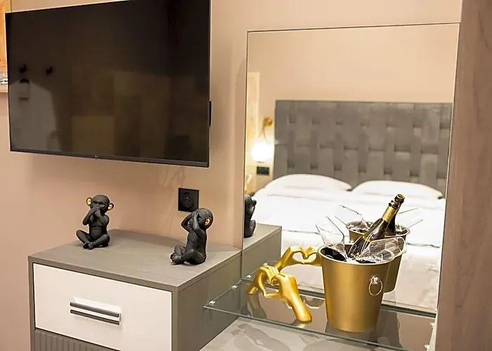 Quick'Hot By Gts - Capsules Et Chambres Confortables