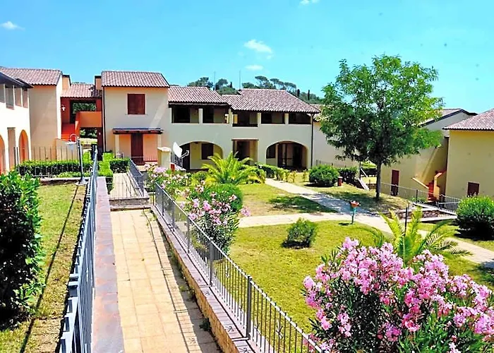 Apartments 5 Beds, First Floor With Private Outdoor Area, In Residence With Swimming-Pool