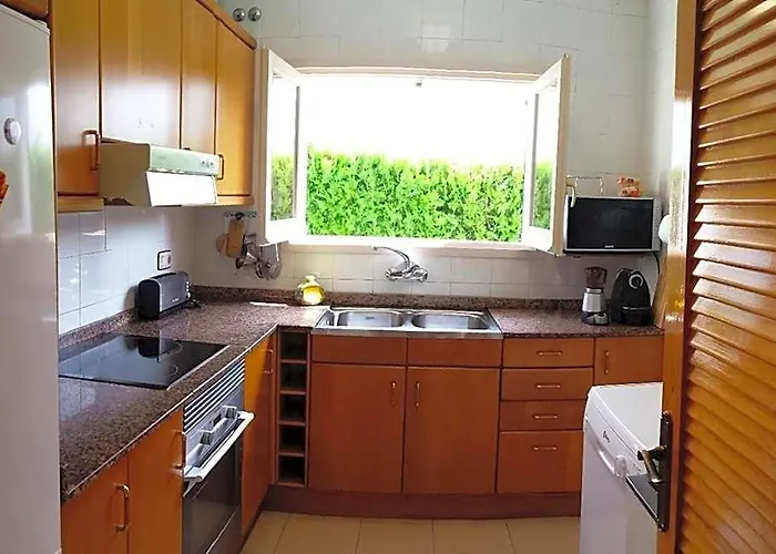 Villa 100 M From The Beach
