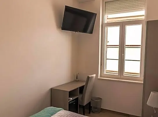 Rirooms