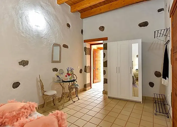 Holiday Home In Ingenio With Private Pool