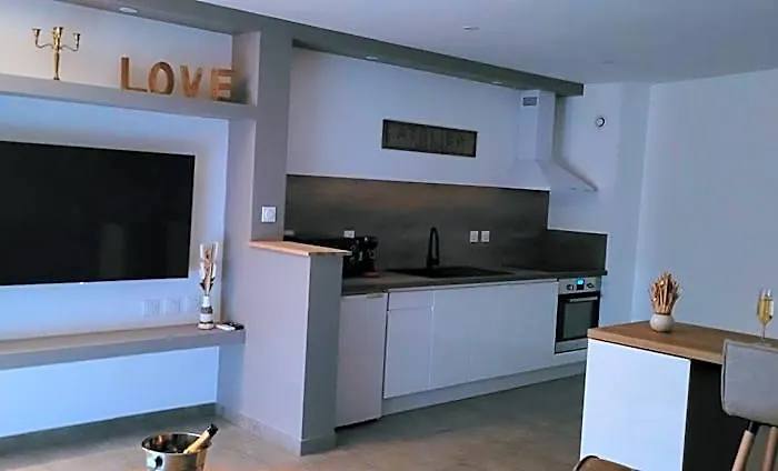 La Chambre Des Tentations , Love Room Avec Jacuzzi