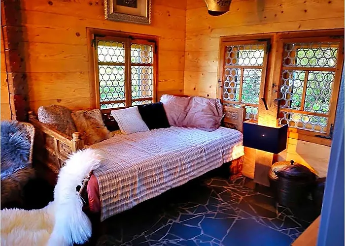 Chalet With View Of The Mountains And The Thun Lake