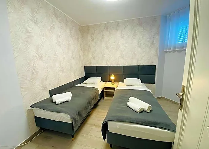 Pool Apartment Antonia