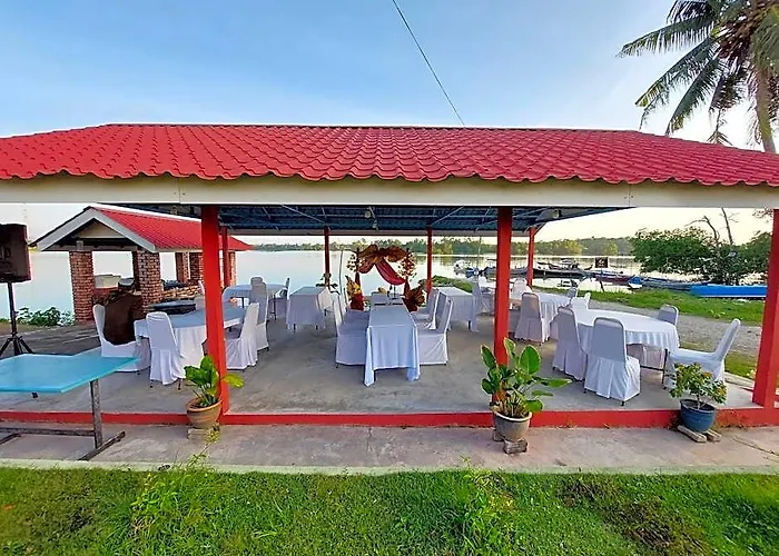 Tanjung Uda River Resort