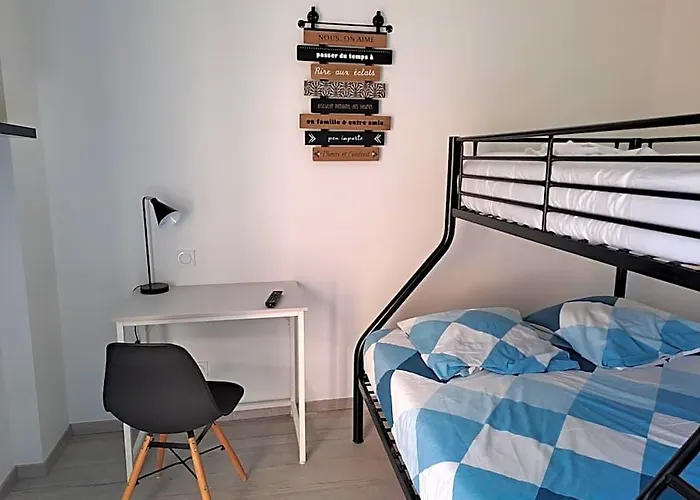 Chambres D'Hotes Chateau Pierre De Montignac