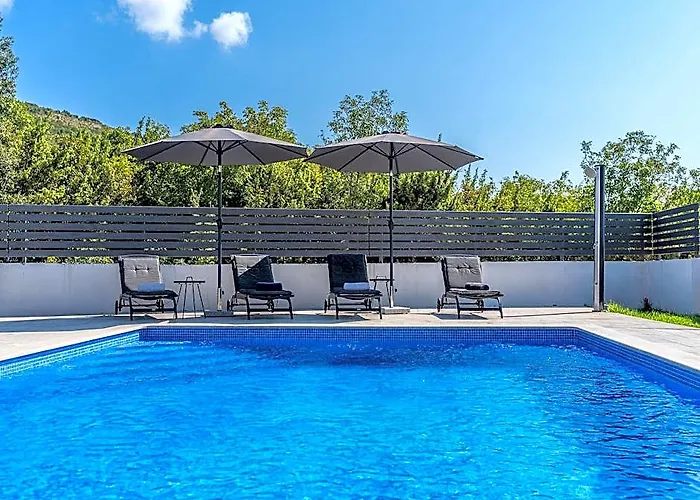 Villa In Sveti Lovrec With Private Pool Beaches