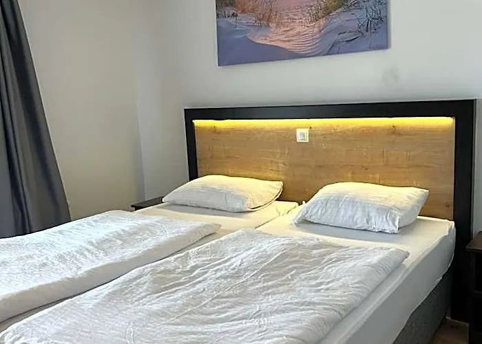 M & M Hotel