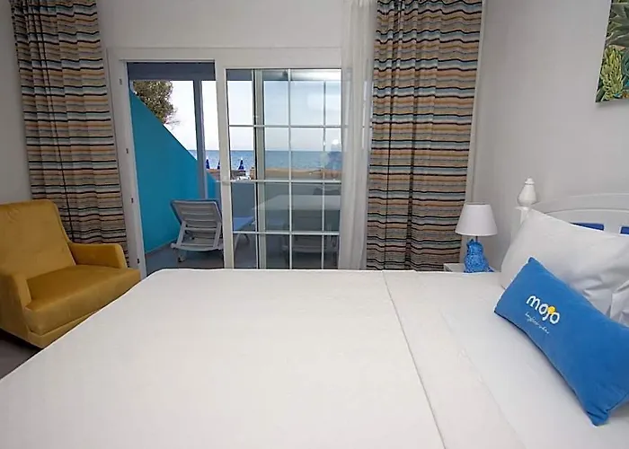 Mojo Otel Beach