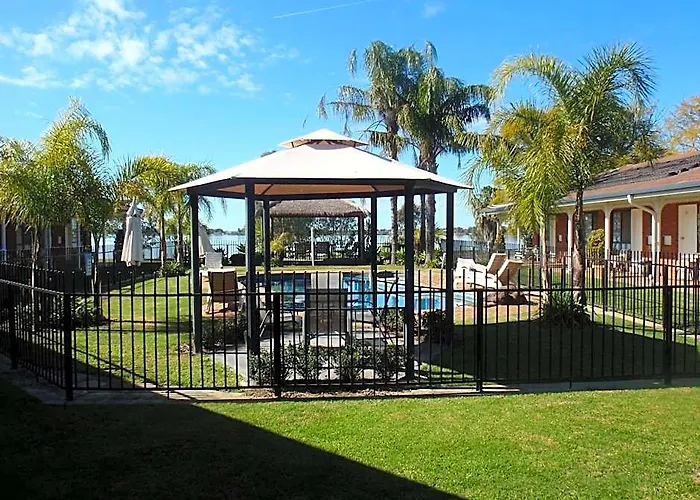 Capricorn Motor Inn