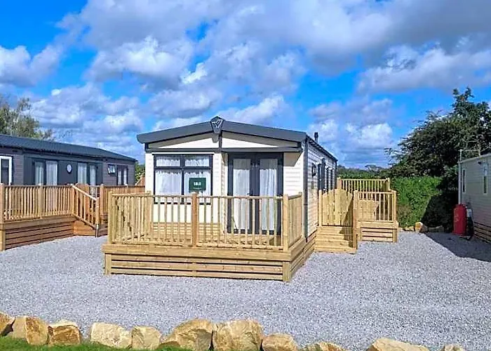 Lytham Luxe 6 Birth Caravan