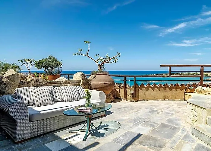 Coral Beach Hotel And Resort