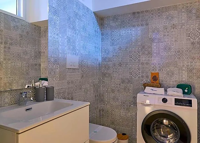 La Marina Apartment Suites