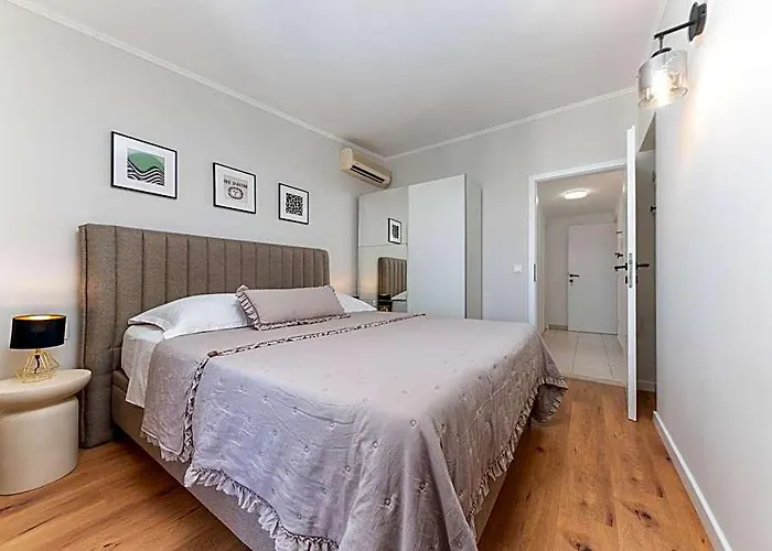 Rossa Apartment
