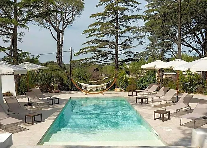 Guesthost - Borgo Lucia Trulli With Pool