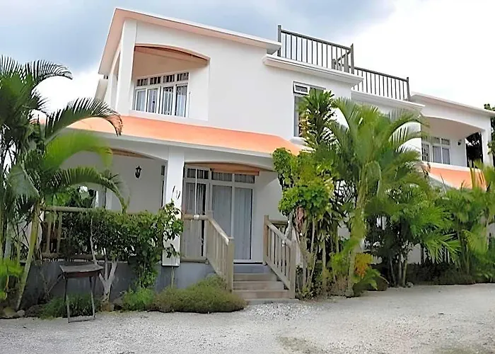 Tulsie Studios And Apartments