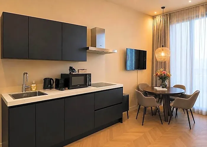 Breda Apartment W Kitchen & Private Bathroom 2P