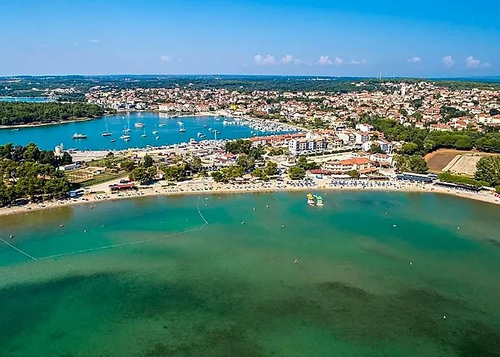 Gorgeous Apartment In Medulin With Wifi