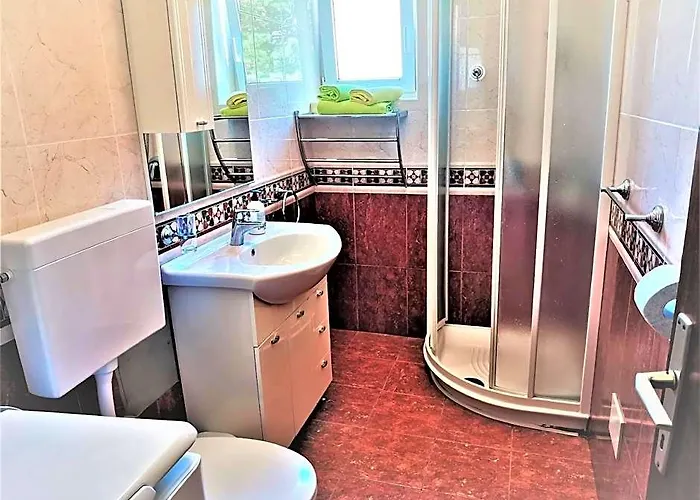 Holiday Apartment With A Balcony And Sea View, Just 300 Metres From The Beach