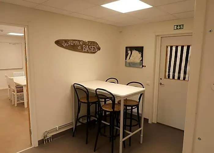 Skra Hostel - Bed & Business