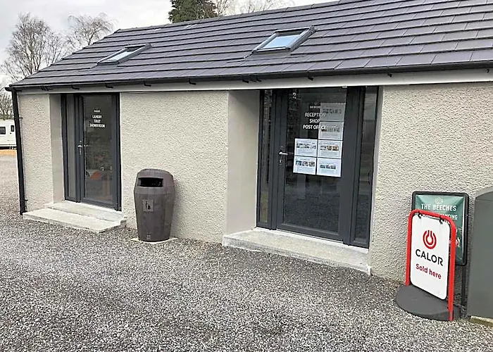 Delightful 2-Bed Static Set In A Peaceful Village