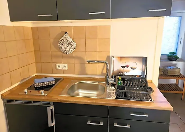 Cjs Apartments - Chill Or Drive Am Nuerburgring, New Box Spring Beds, New Furniture, Free Parking, Wlan, Tv-Streaming, Quiet Location