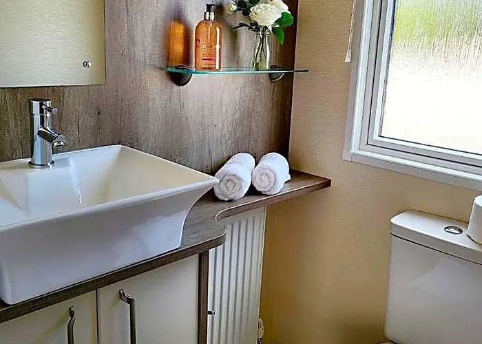 Luxury Seaside Retreat Holiday Home - Shorefield Country Park