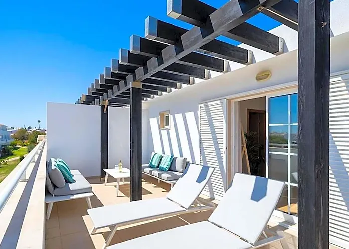 Fresh & Breezy Tavira Apartment