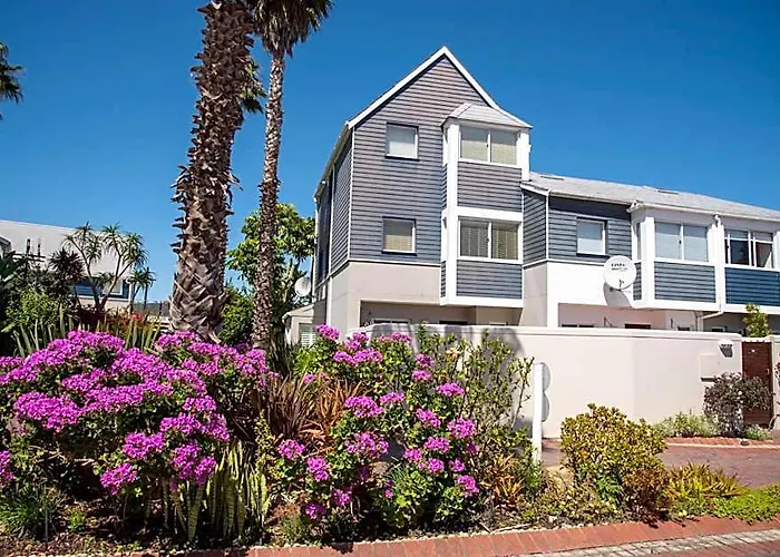 Waterfront 2 Bedroom Home With Mooring At Knysna Quays - Life On The Water