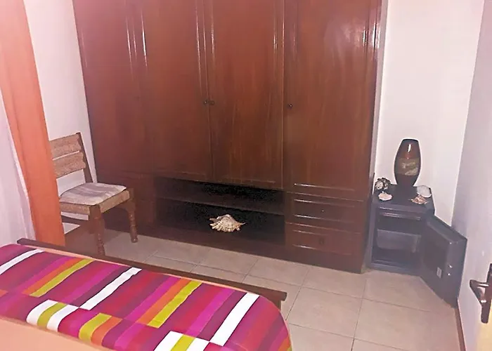 Flo Villa