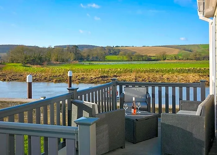 Riverside Holiday Park
