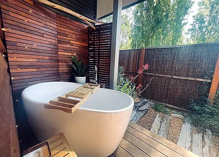 Grape Juice Retreat Rustic Romantic Gateway 5Mins To Beaches & Town