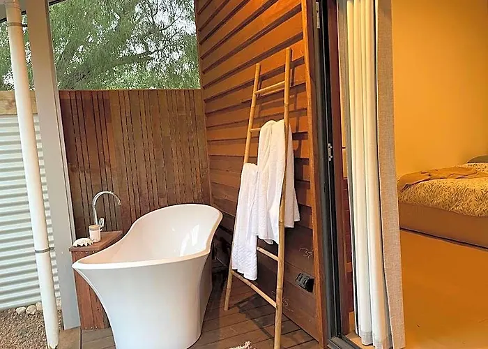 Grape Juice Retreat Rustic Romantic Gateway 5Mins To Beaches & Town