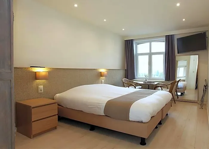 Hotel Cecil
