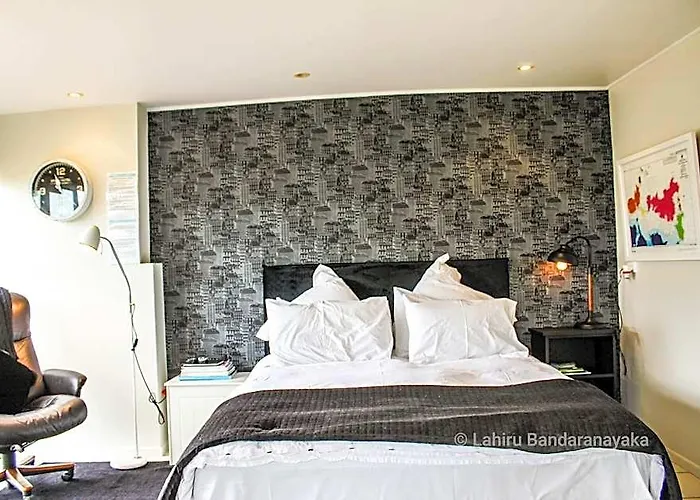 Le Chalet Waiheke Apartments