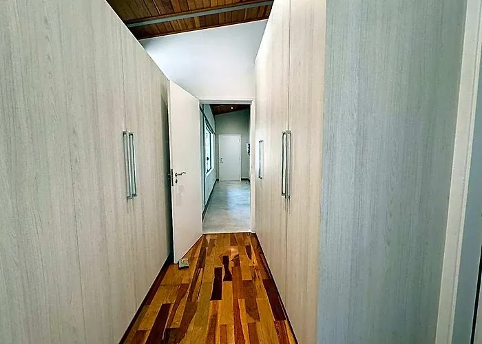Casa Terrea De Alto Padrao Com Piscina E Cozinha De Cinema Na Granja Viana