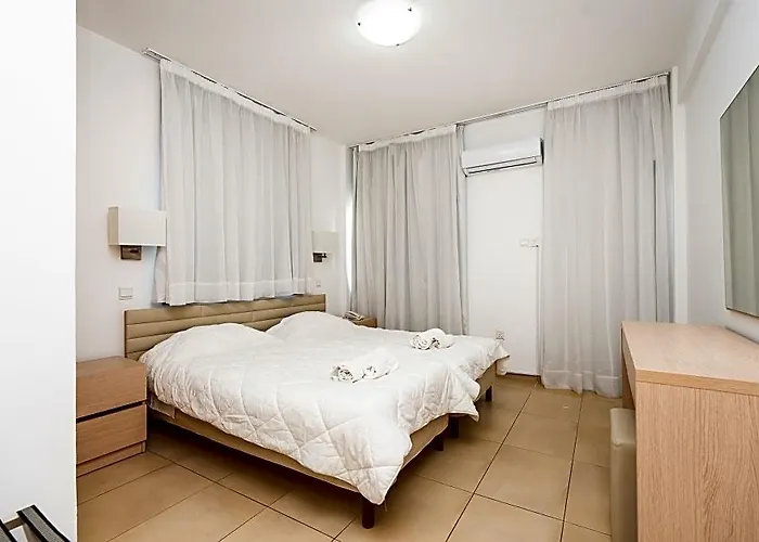 Flora Hotel Apartment