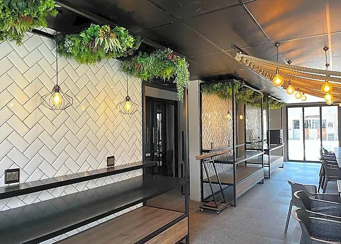 Riverleaf Hotel