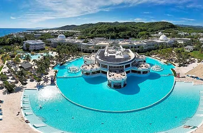 The Signature Level At Grand Palladium Lady Hamilton Resort & Spa