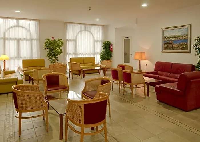 Alexandra Beach Hotel And Apartments