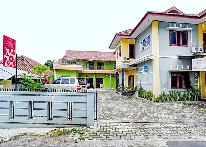 Oyo 113676 Wisma Al-Fahmi Syariah