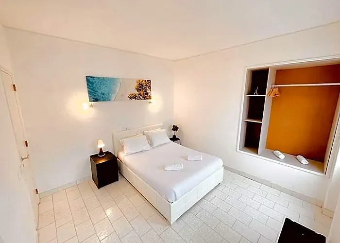 Central Atlantic Beach Guesthouse